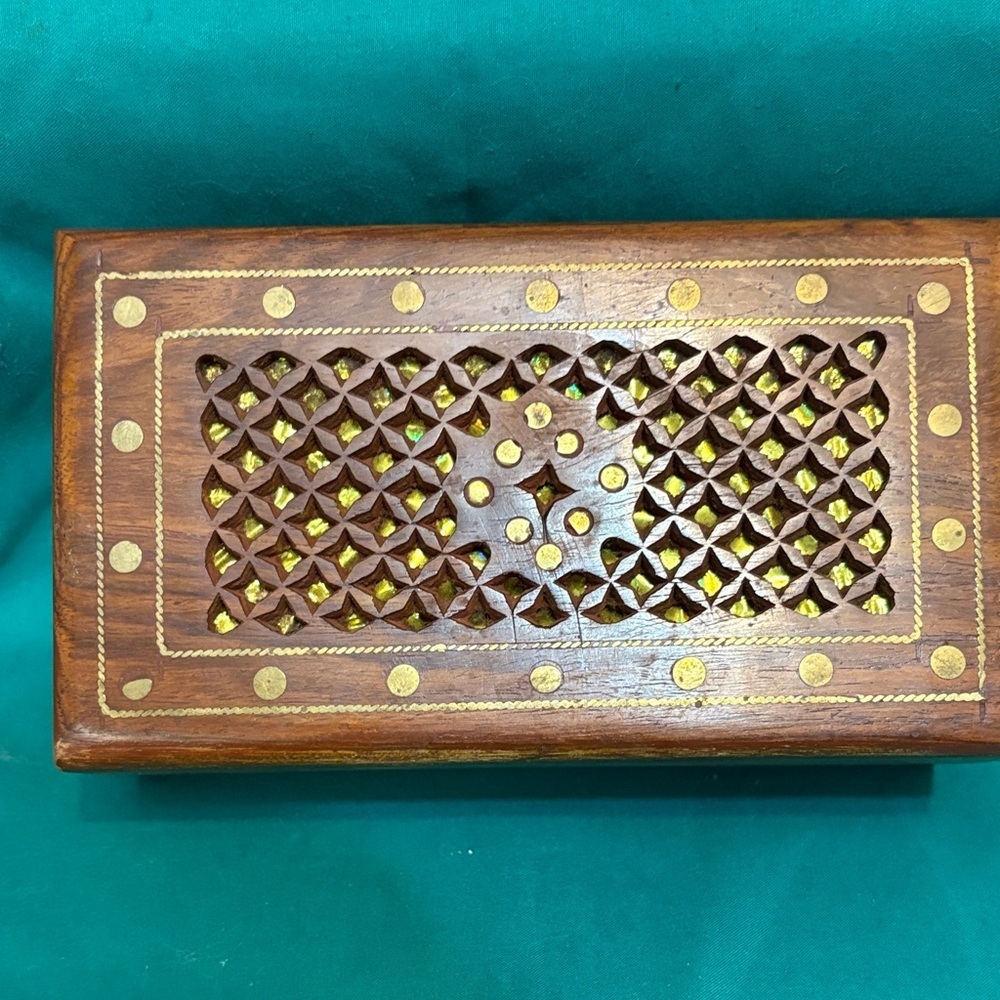 Vintage Handcrafted Rosewood Trinket/Jewelry Box with Hinged Lid